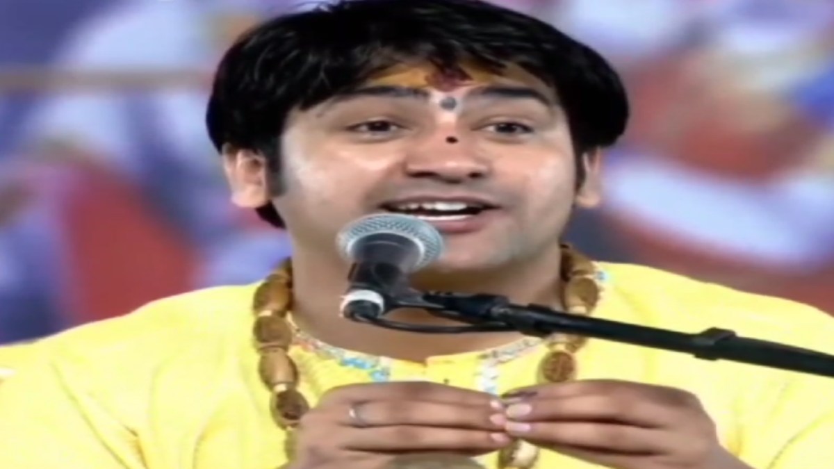 बागेश्वर धाम के बाबा धीरेंद्र शास्त्री ने मंत्री कैलाश विजयवर्गीय को दिया आदेश, कहा- नाइट कल्चर बंद करवा दो