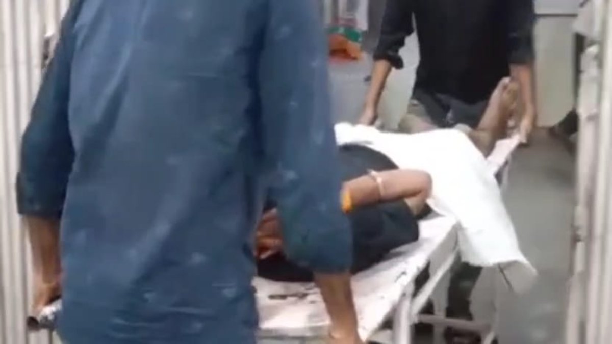 MP CRIME: मां को फोन पर गाली देने का किया विरोध, तो बदमाशों ने बेटे को घेरकर मार दी गोली, हालत गंभीर