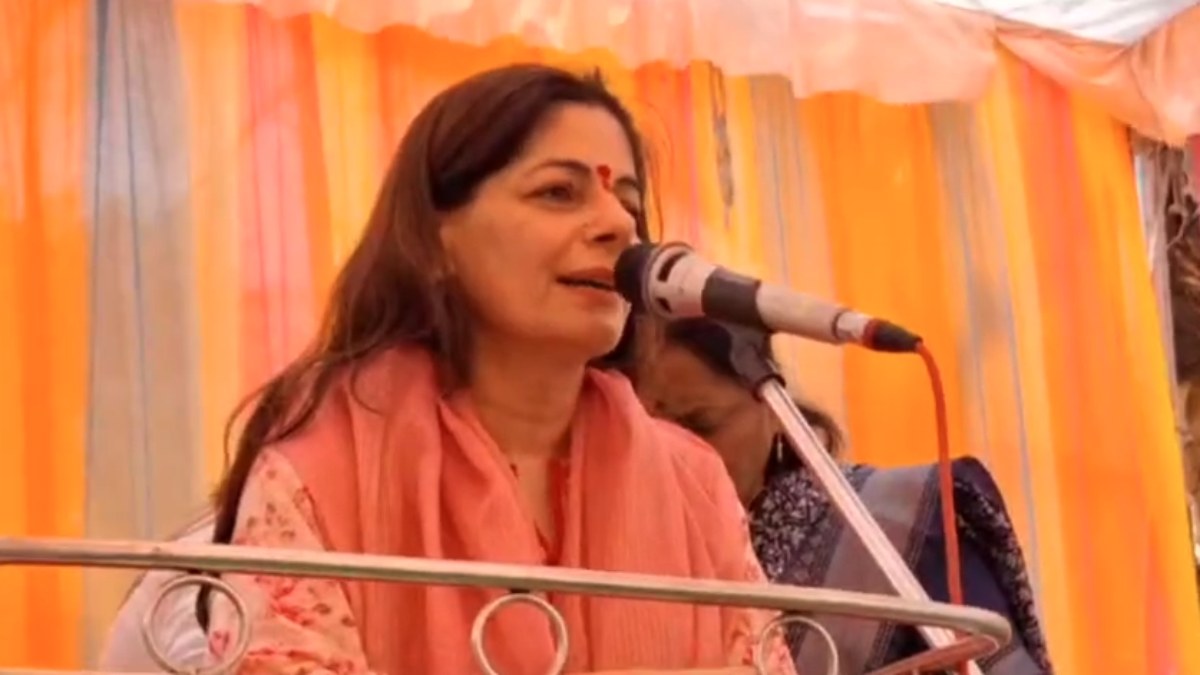 पति नकुलनाथ के लिए पत्नी ने की चुनावी सभा: कहा- जब भाजपा ताली और थाली बजवा रही थी, तब कमलनाथ ऑक्सीजन का करवा रहे थे इंतजाम
