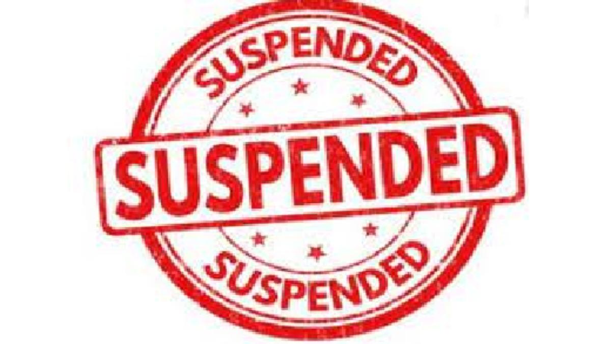 राजनीतिक पृष्ठभूमि वालों के साथ मंच साझा करने पर प्राचार्य पर गिरी गाज, जिला निर्वाचन अधिकारी ने किया निलंबित