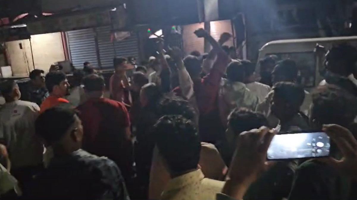 नशे में मारपीट करने वाले टीआई लाइन अटैचः नगरवासियों ने रातभर किया था चक्काजाम