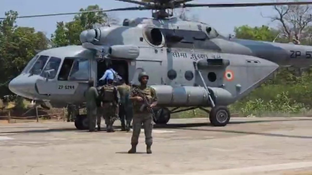 Lok Sabha Election: छत्तीसगढ़ के 3 सीटों पर 26 अप्रैल को होगी वोटिंग, अति संवेदनशील क्षेत्र के लिए हेलीकॉप्टर से दल रवाना