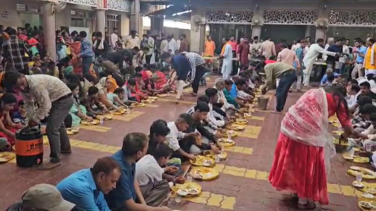 Special story: यहां भोजन परोसने नहीं जूठे पत्तल उठाने की लगती है बोली, वर्षों से चली आ रही परंपरा