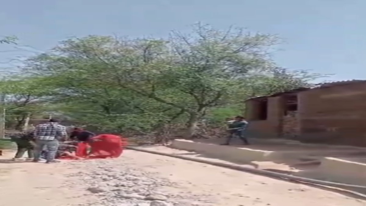 दो बहुओं ने मिलकर सास को उतारा था मौत के घाटः लाठी और पत्थर से की थी मारपीट, अस्पताल में तोड़ा दम