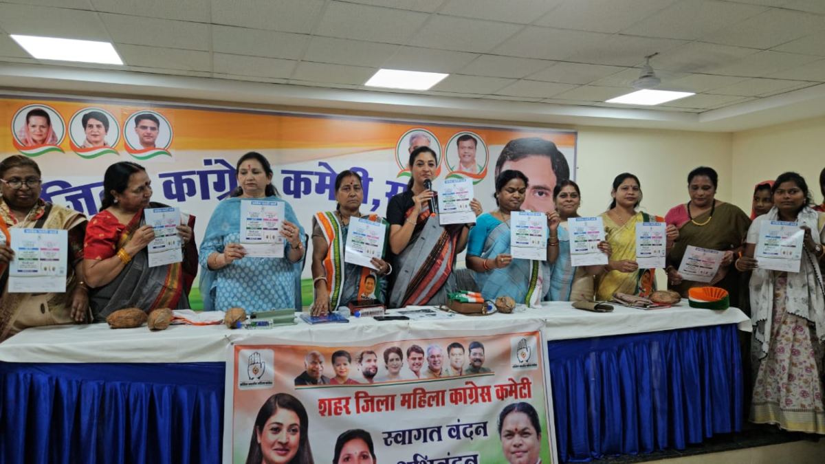 महिला कांग्रेस अध्यक्ष अलका लांबा ने भाजपा पर साधा निशाना, कहा- देश का संविधान और आरक्षण खत्म करना चाहती है BJP