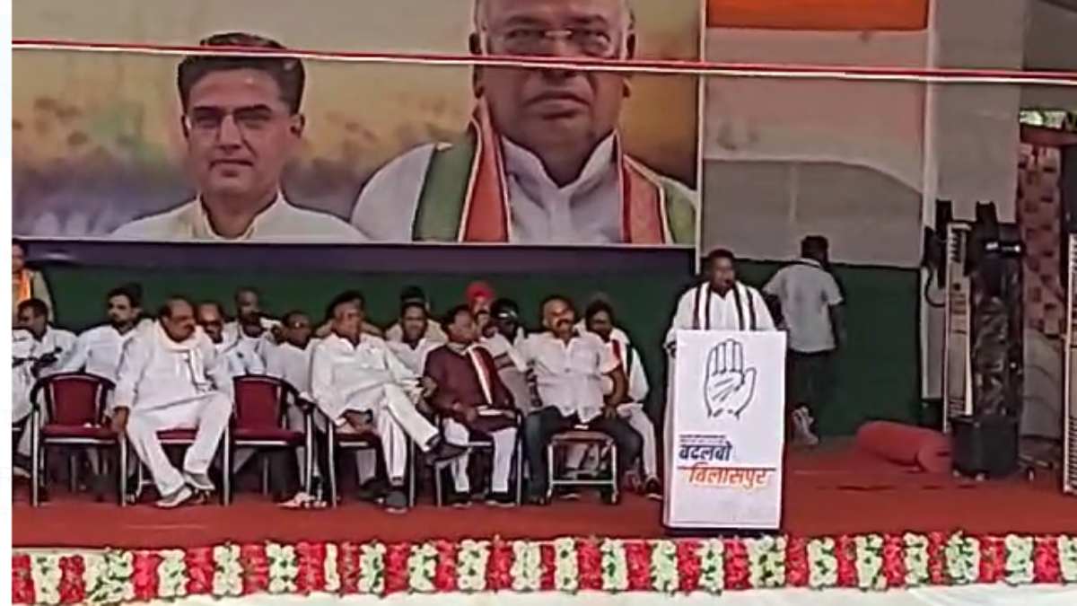 भाजपा की महतारी वंदन योजना पर कवासी लखमा ने कहा – एक हजार रुपए में गुड़ाखू-चेपटी भी नहीं आता, कांग्रेस एक लाख देगी…  देखें VIDEO…