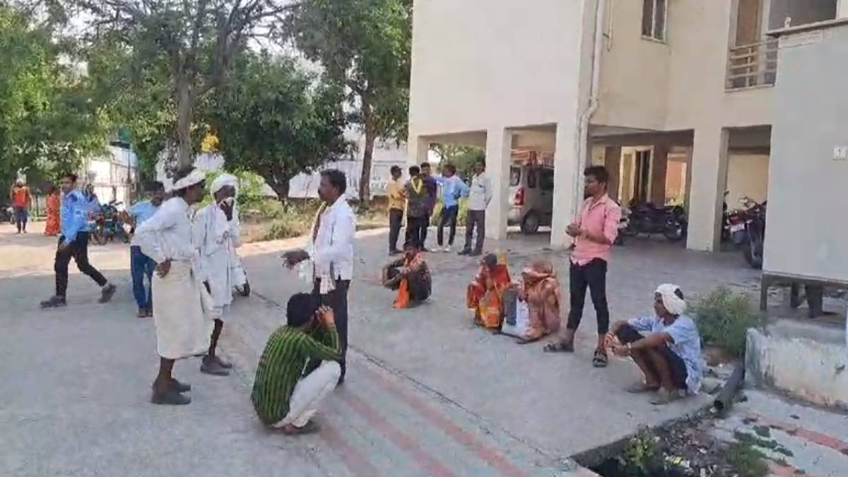 दर्दनाक हादसा: तेज रफ्तार बोलेरो ने बाइक को मारी टक्कर, पति-पत्नी की मौत, परिजनों में पसरा मातम