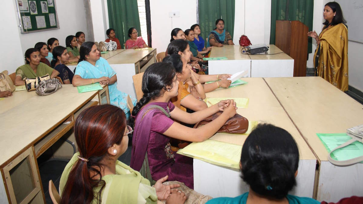 स्कूली शिक्षा में सुधार के लिए अब और निखारे जाएंगे  शिक्षक, पहले की तुलना में अब दोगुना होगा प्रशिक्षण…