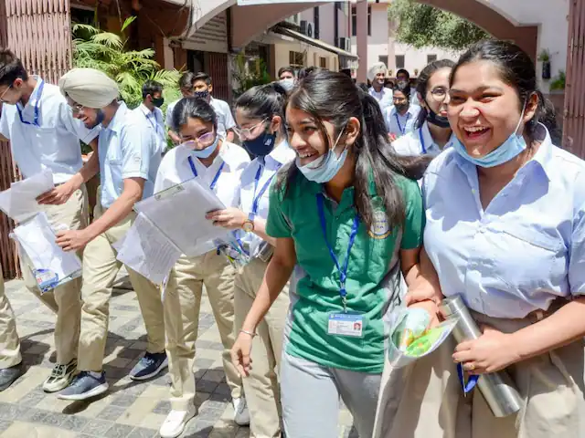 CBSE 10th Result : सीबीएसई 10वीं परीक्षा परिणाम जारी, 93.6% उत्तीर्ण, यहां देखें नतीजे..