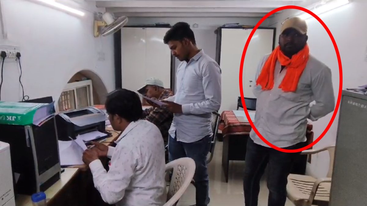 95000 की रिश्वत लेते सरपंच पति गिरफ्तार: लोकायुक्त ने रंगे हाथों पकड़ा, इस काम के बदले मांगी थी घूस