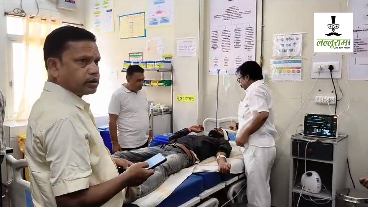 नायब तहसीलदार के सामने ही ड्राइवर पर जानलेवा हमला, हमलावरों ने लाठी-डंडाें किया वार