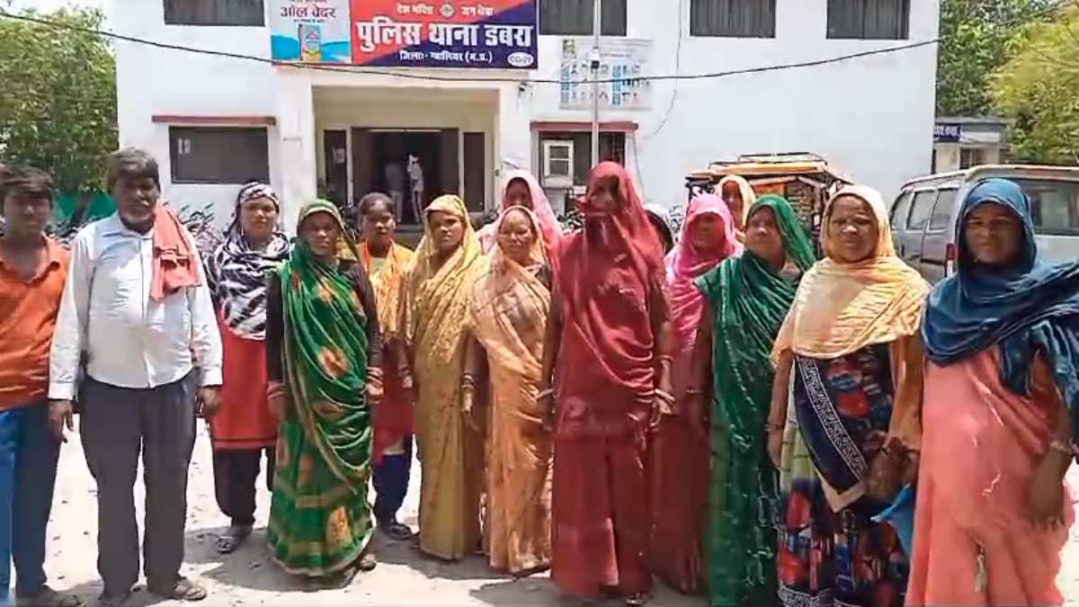 रेलवे कार्य में लगे मजदूरों काे नहीं मिली मजदूरी: बिना पैसे दिए गायब हुआ ठेकेदार, थाने पहुंचे श्रमिक