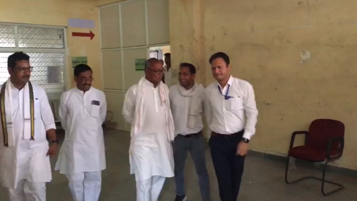 स्ट्रांग रूम की सुरक्षा पर फिर उठे सवाल: EVM Strong Room के बाहर लगे कैमरे बंद, दिग्विजय सिंह ने कलेक्टर से की शिकायत