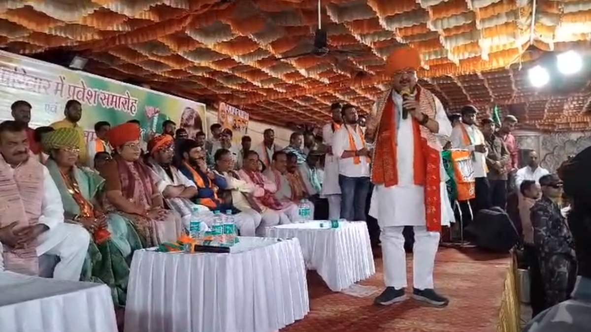 मंत्री कैलाश विजयवर्गीय का अजब-गजब बयान, जिस पोलिंग बूथ पर कांग्रेस को एक भी वोट नहीं मिलेगा, वहां 25 लाख का विकास कार्य कराऊंगा