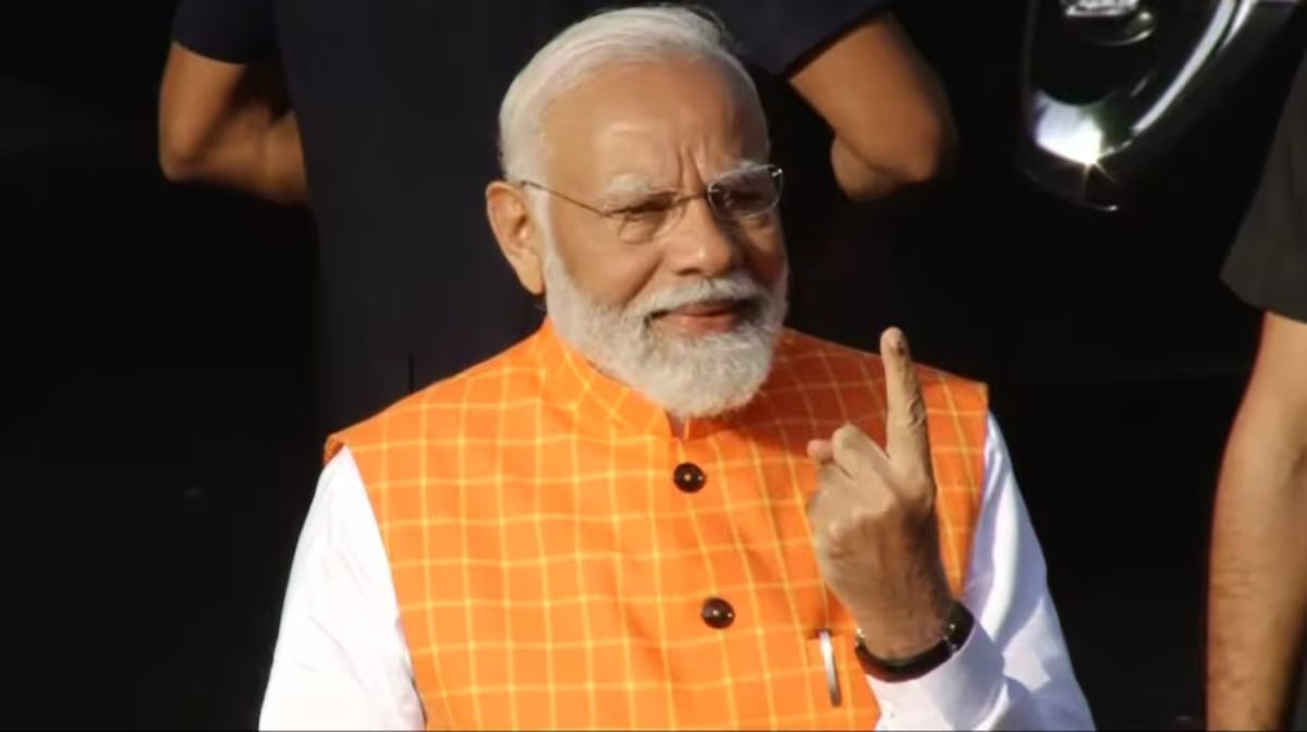 Lok Sabha Election 2024 Phase 3 Voting: पीएम मोदी और अमित शाह ने डाला वोट, छत्तीसगढ़-एमपी से लेकर बिहार और बंगाल के मुर्शिदाबाद तक पर लंबी-लंबी कतारें