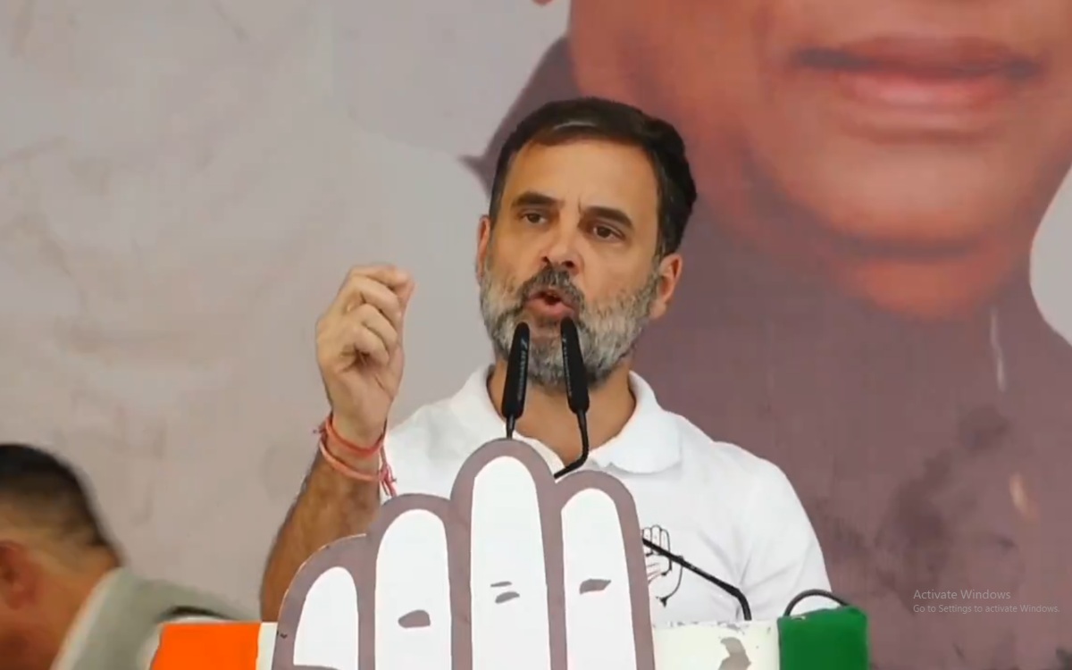 PM मोदी एकमात्र जिंदा इंसान जिनका डायरेक्ट परमात्मा से कनेक्शन… राहुल गांधी ने पीएम पर कसा तंज, पत्रकारों को भी ‘चमचा’ कहा