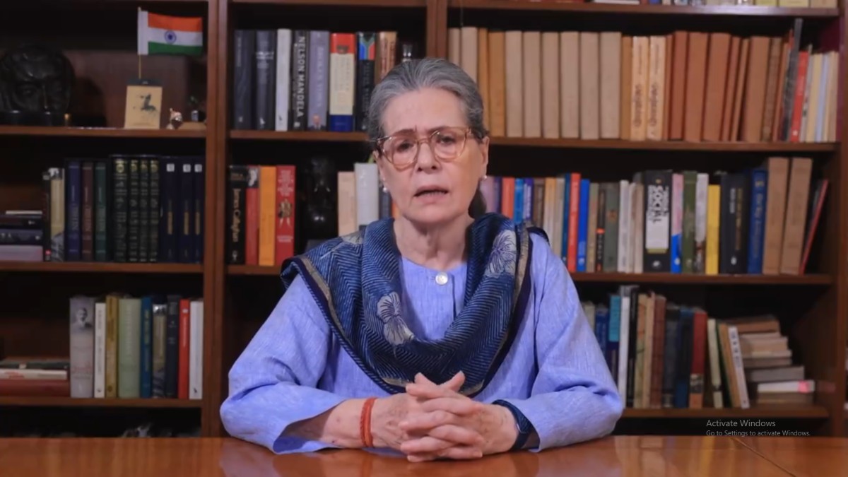 Lok Sabha Election 2024: महिलाओं को एक लाख रुपये देगी कांग्रेस, चौथे चरण के मतदान के बीच सोनिया गांधी का बड़ा ऐलान, देखें VIDEO