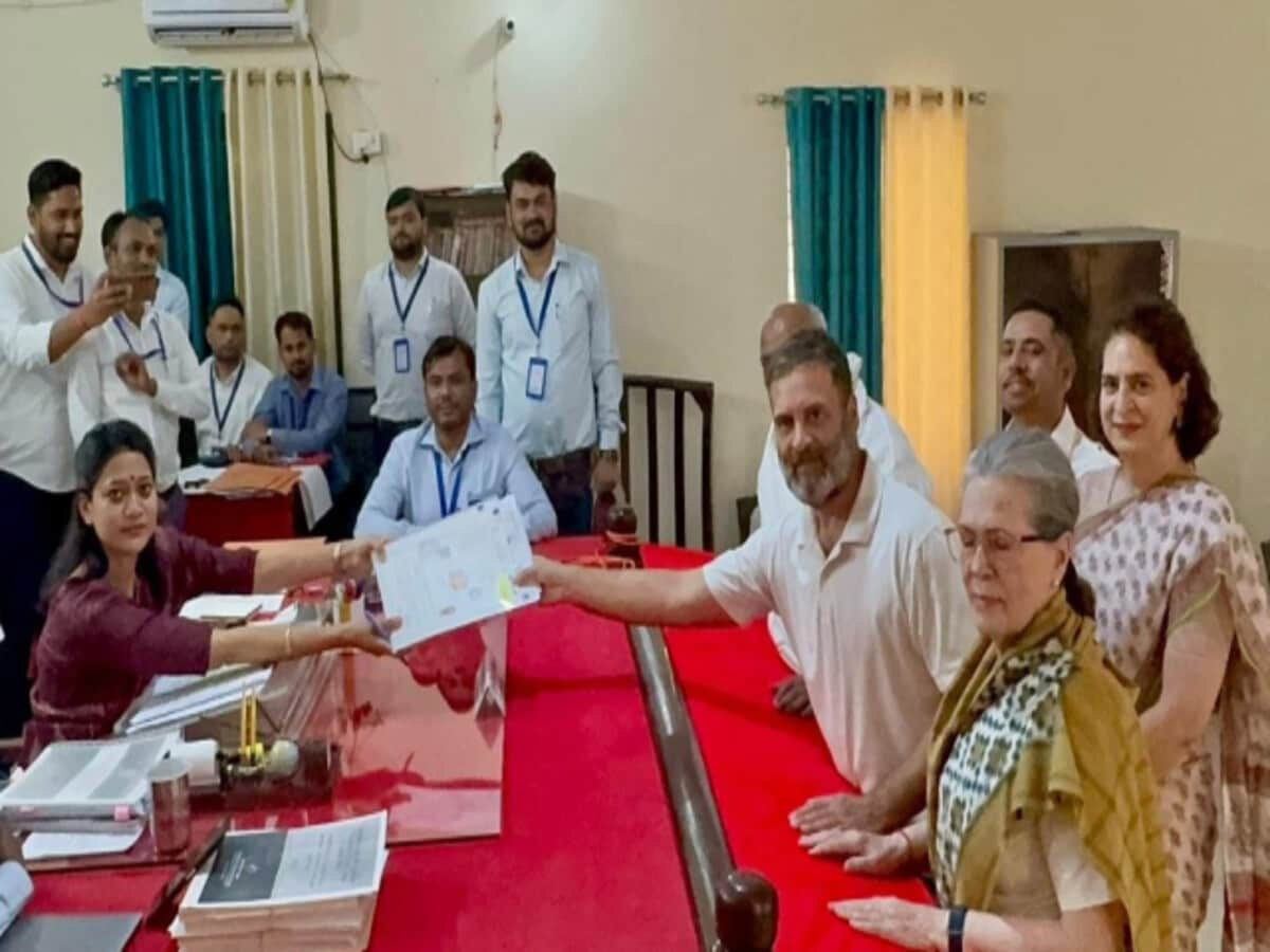 राहुल गांधी ने रायबरेली से भरा नामांकन       