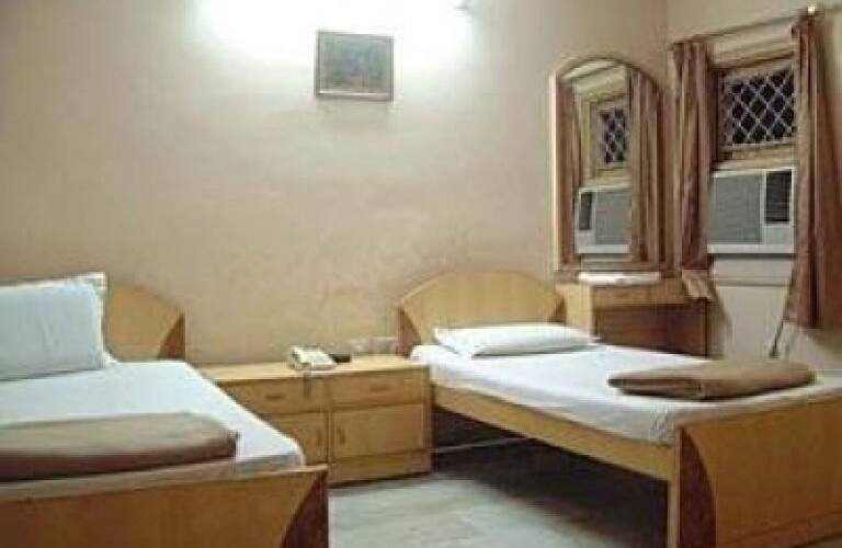 दिल्ली में अवैध होटलों-गेस्ट हाउस पर कसेगा शिकंजा
