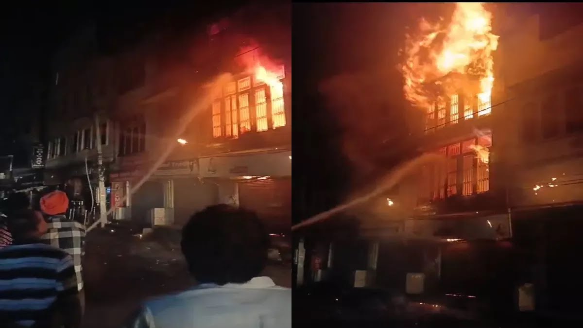 कंबल फैक्ट्री में बड़ी आगजनी की घटना, लाखों का सामान जल कर खाक