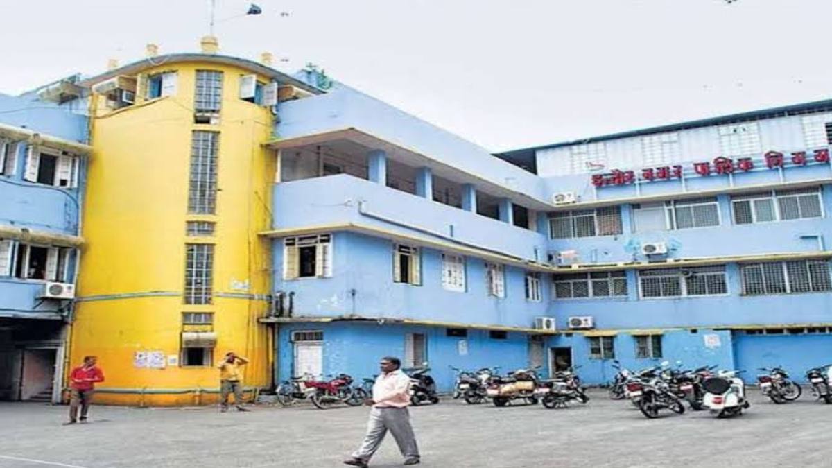Indore Municipal Corporation Scam: फर्जीवाड़े के पैसों से आरोपियों ने विदेश में की जमकर अय्याशी, जांच में हुए कई चौंकाने वाले खुलासे, अब तक 9 आरोपी गिरफ्तार