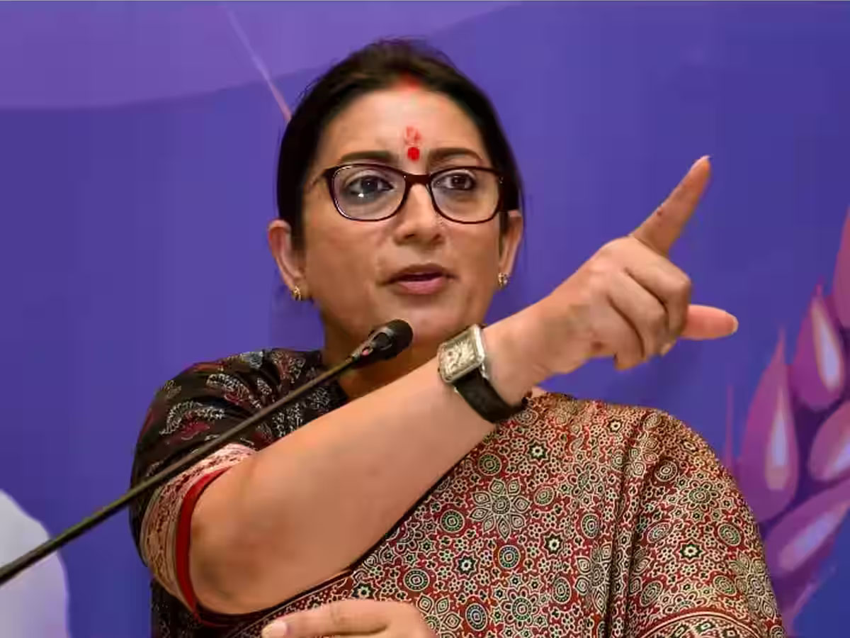 स्वाति मालीवाल संग बदसलूकी मामले में  स्मृति ईरानी ने CM केजरीवाल लगाए गंभीर आरोप