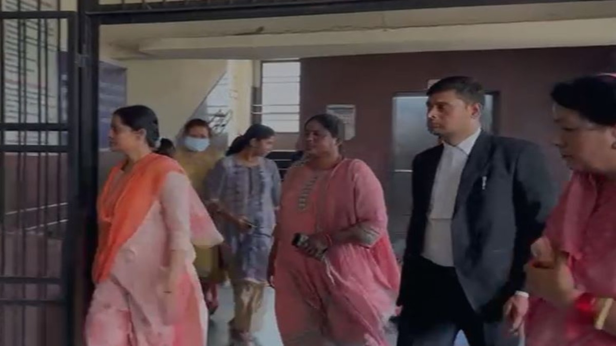 कोल घोटाला केस: निलंबित IAS रानू साहू और सौम्या चौरसिया की बढ़ी रिमांड, कोर्ट ने 8 दिनों के लिए EOW को सौंपा