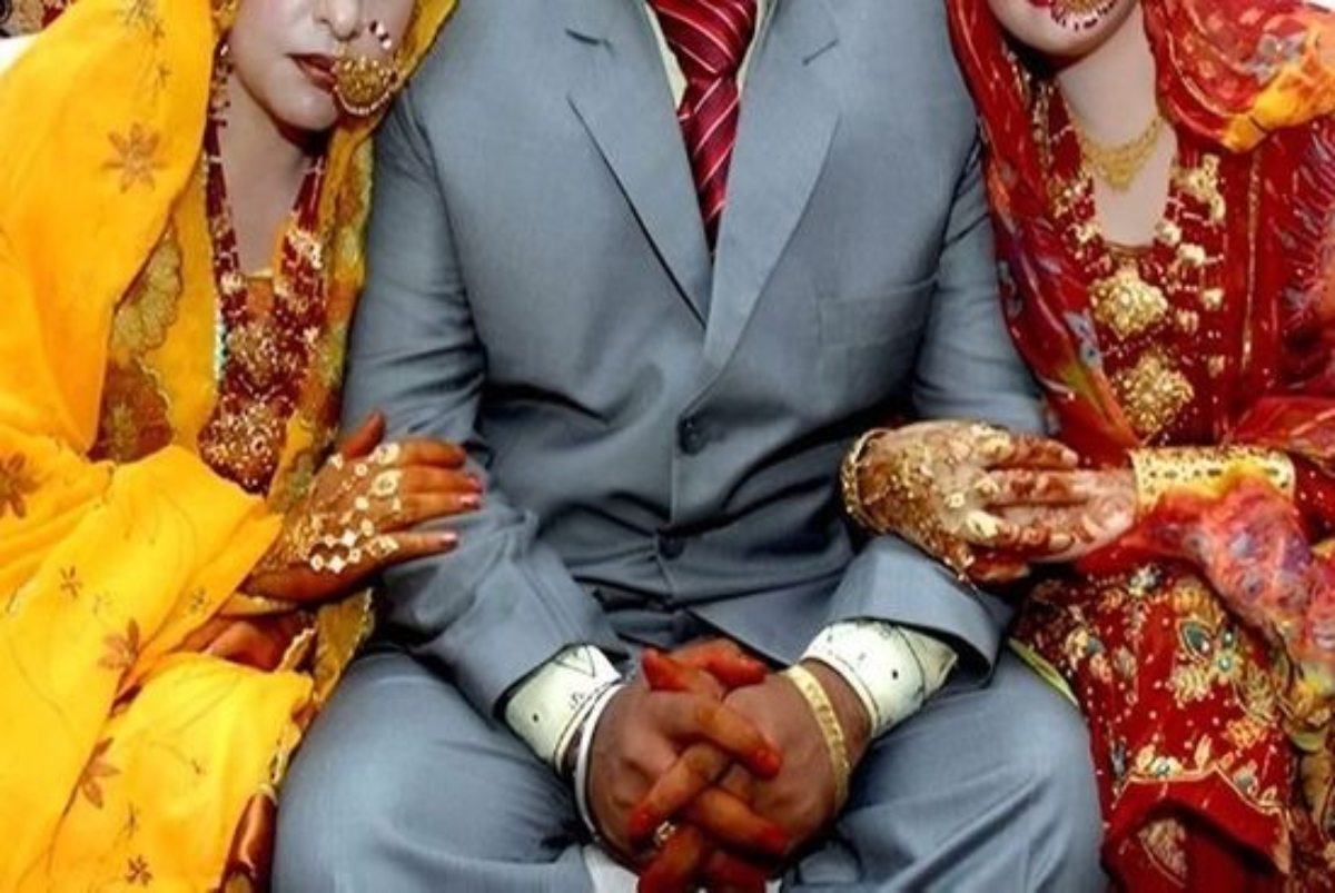 DJ वाले बाबू ने पहले फेसबुक वाली से की लव मैरिज, 20 दिन बाद ही गर्लफ्रेंड से रचाई शादी, फिर आया ट्विस्ट…, पढ़िए ये गुदगुदाने वाली कहानी