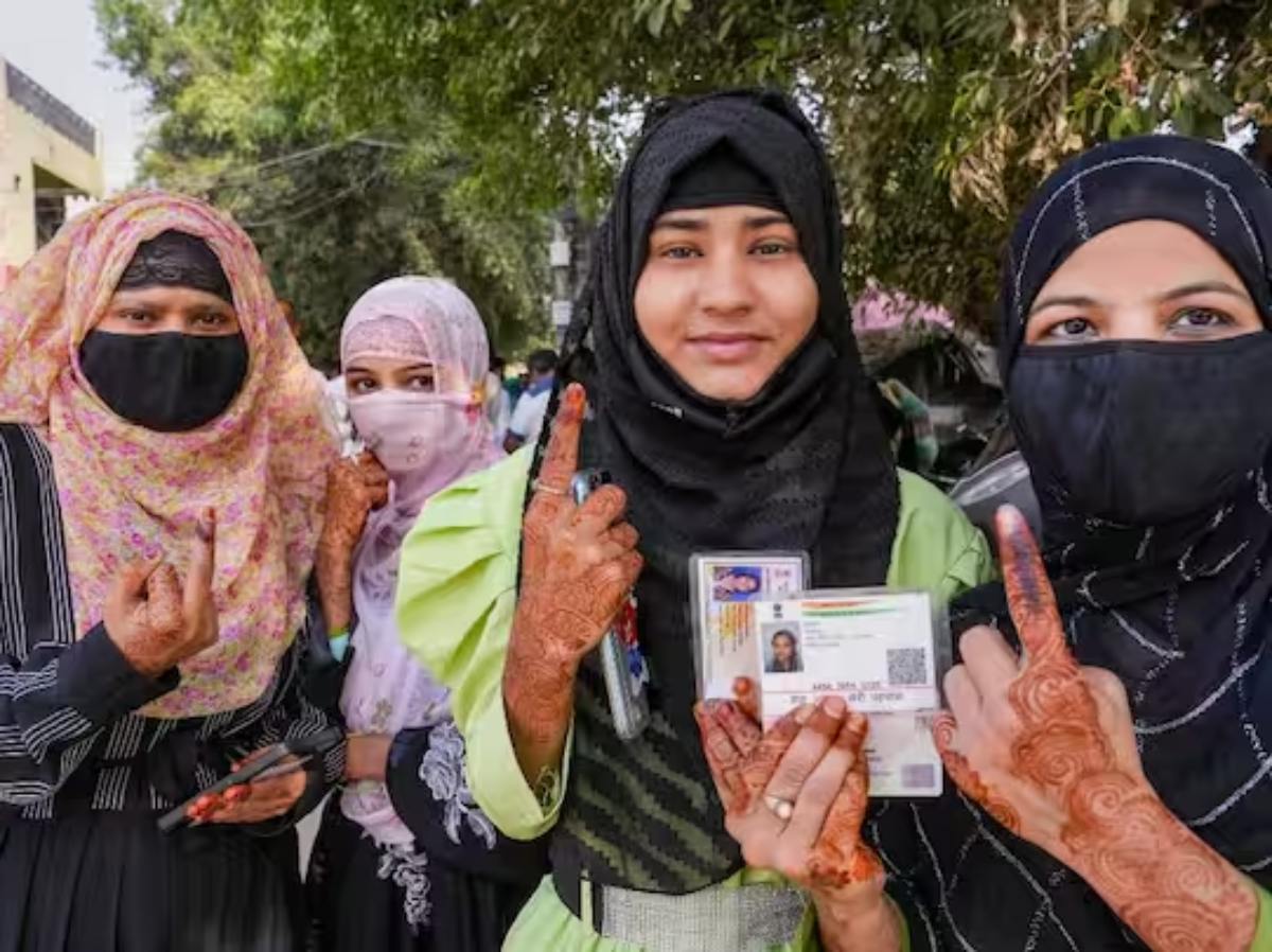 Lok Sabha Election 2024 Phase 4 Voting: 10 राज्यों की 96 सीटों पर मतदान शुरू, PM Modi की अपील- अपने कर्तव्य को निभाएं