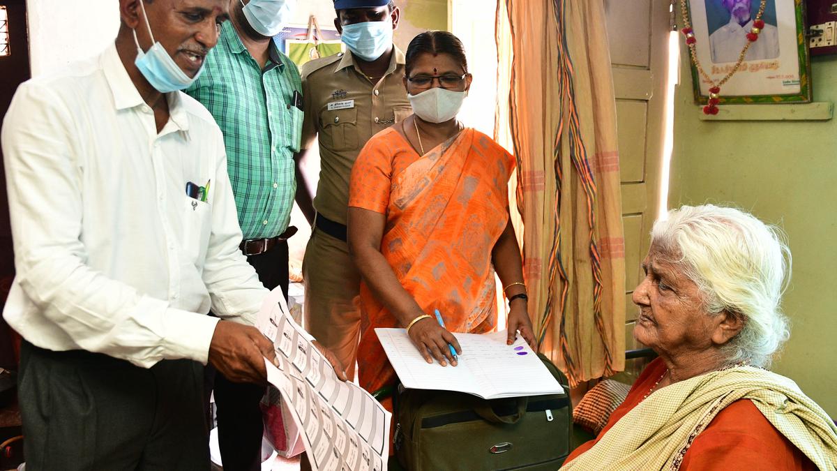 दिव्यांग और बुजुर्ग का वोट लेने घर-घर पहुंचेगी चुनाव आयोग की टीम