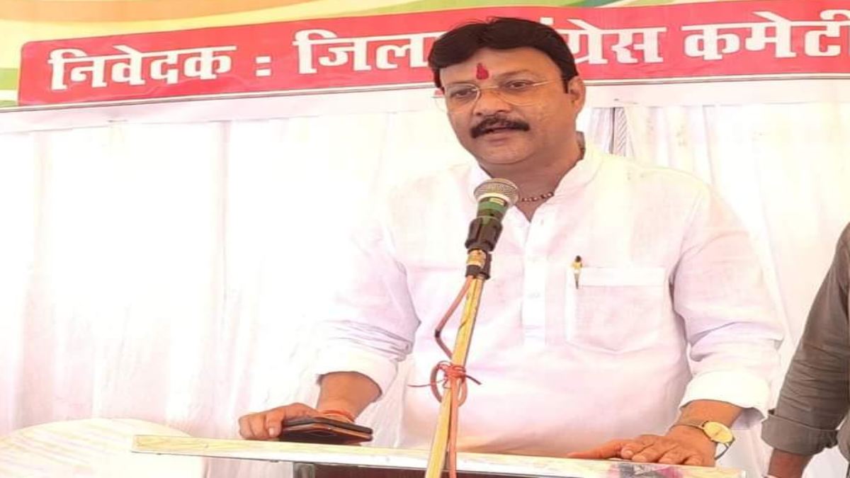 कांग्रेस नेताओं के पार्टी छोड़ने पर पूर्व Congress MLA का बयान, कहा- 50 से ज्यादा उम्र के नेता कुंडली मारकर बैठे रहेंगे, तो युवा राजनीति में कैसे आएंगे