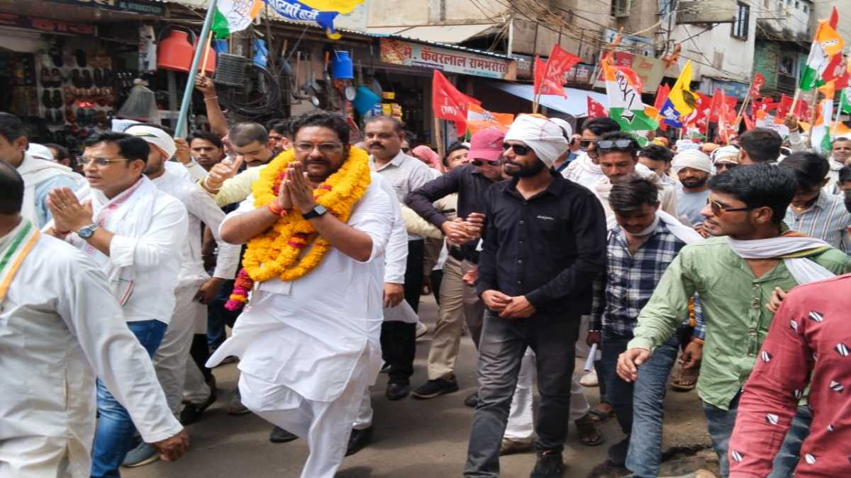 गुना में कांग्रेस का शक्ति प्रदर्शन: लोकसभा प्रत्याशी यादवेंद्र बोले- जो खुद स्टार हुआ करते थे, वे दूसरों को बुलाकर वोट मंगवा रहे