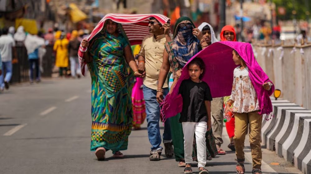 आसमान से बरस रही आग: हीटवेव से बिहार में 20 लोगों की मौत, ओडिशा में 10 लोगों ने तोड़ा दम, अचानक बेहोश होकर गिर रहे लोग