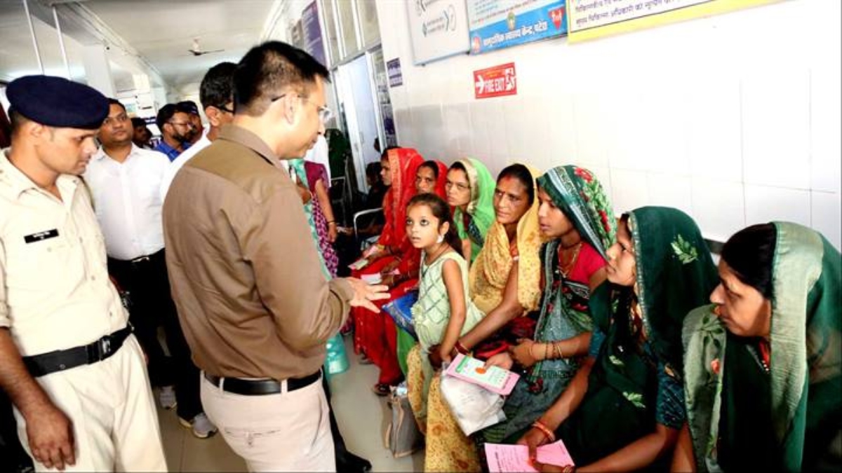 प्रधानमंत्री मातृत्व सुरक्षा अभियान कार्यक्रम में पहुंचे कलेक्टर: सिविल अस्पताल का किया निरीक्षण, OPD ड्यूटी चार्ट लगाने के दिए निर्देश 