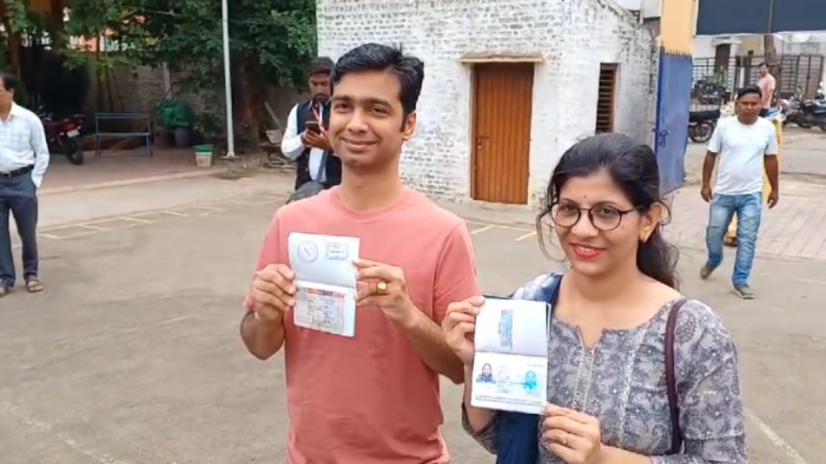 Lok Sabha Election 2024 Phase 4: कनाडा से वोट डालने खंडवा पहुंचा दंपत्ति, सभी से की मतदान की अपील   