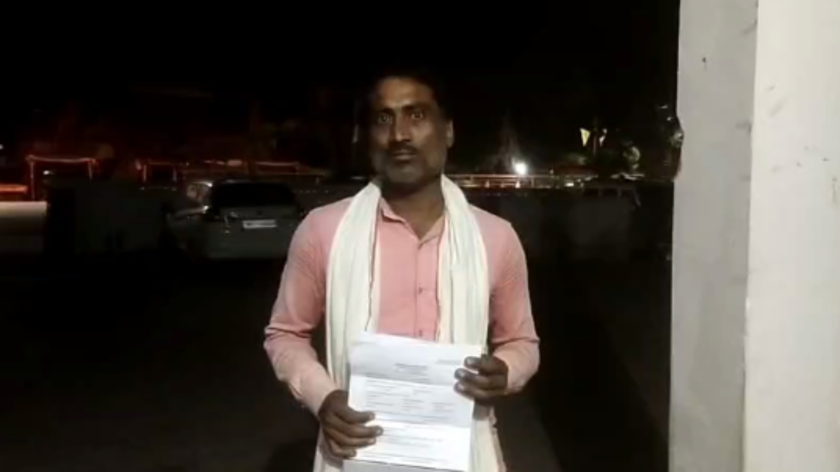 पिता-पुत्र से दिनदहाड़े लूट: बदमाश बोले- जमीन पर पैसा गिरा है, उधर पलक झपकते ही 1 लाख 20 हजार पार