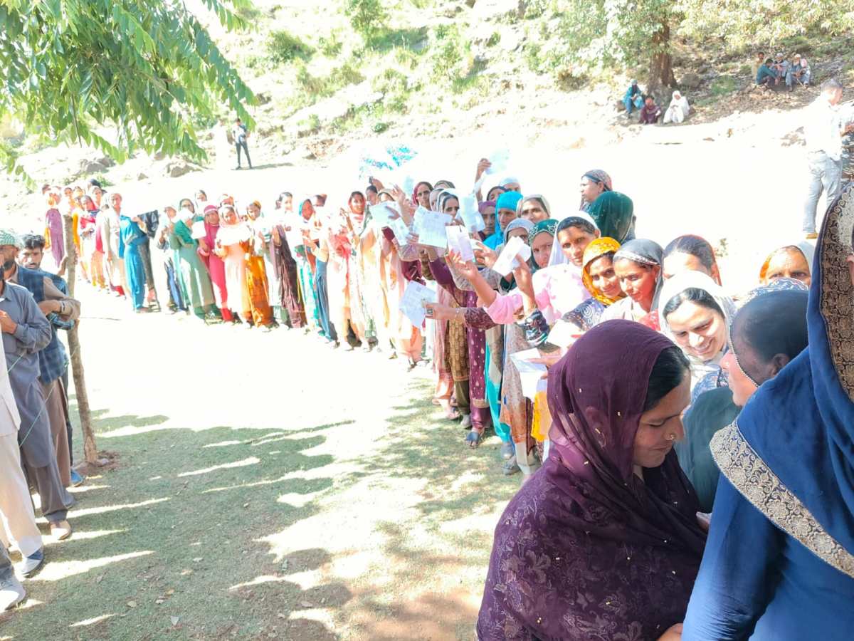 Lok Sabha Election 2024 Phase 6 Voting: दोपहर 1 बजे तक 39.13% मतदान, MS Dhoni ने रांची में डाला वोट