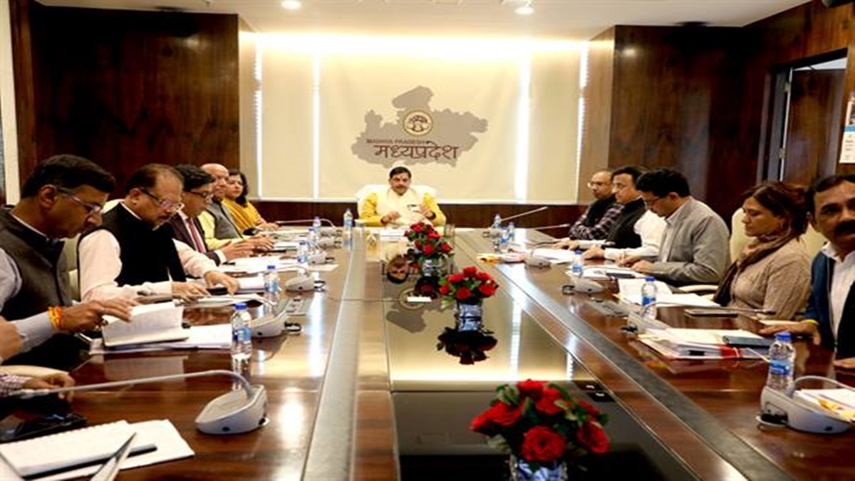 Mohan Cabinet Meeting: आचार-संहिता के बाद मोहन सरकार की पहली कैबिनेट बैठक, कई विभाग के महत्वपूर्ण प्रस्तावों को मिलेगी हरी झंडी