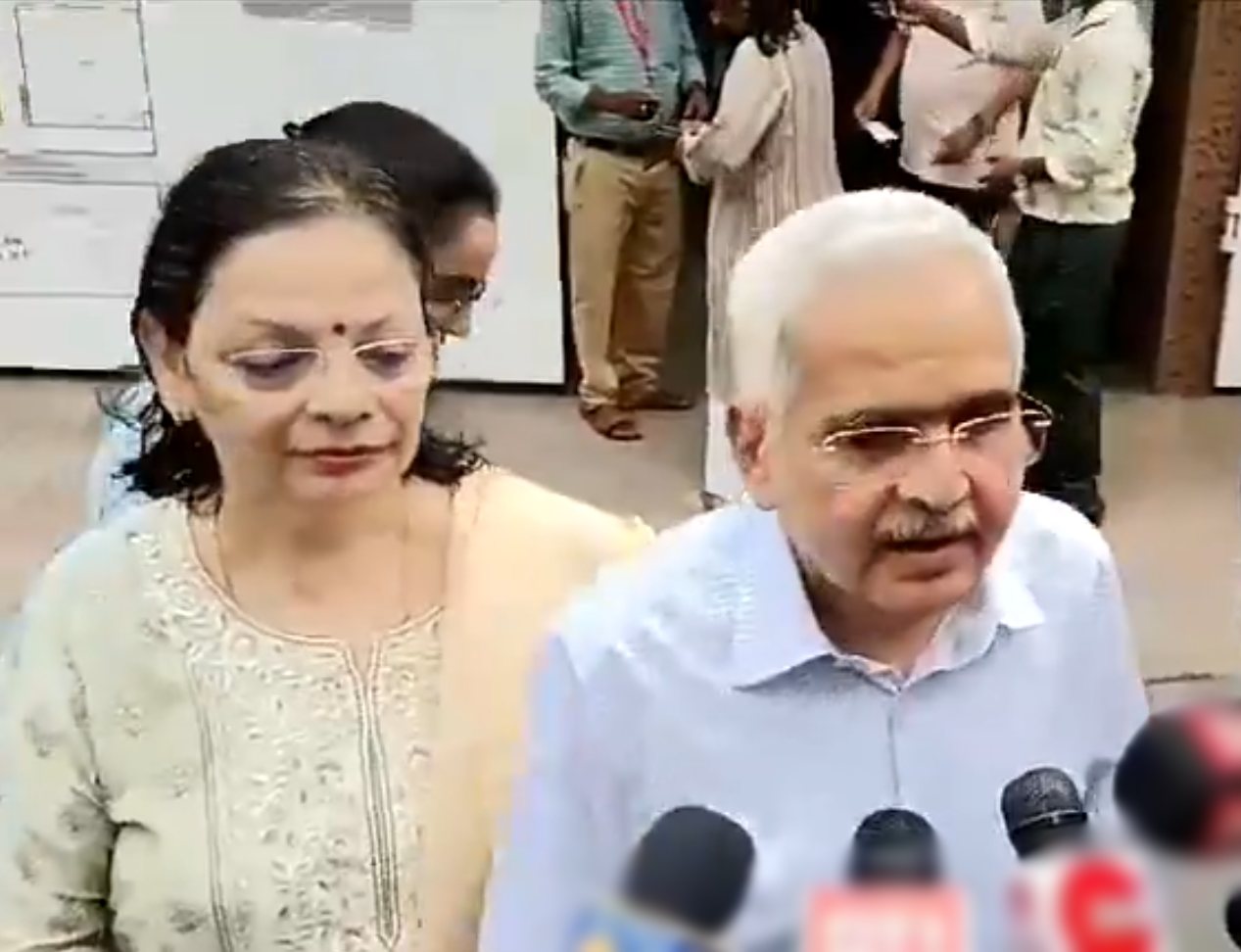 India Election 2024 5th Phase Voting: RBI गवर्नर शक्तिकांत दास ने वोट डाला, राजनाथ सिंह-पीयूष गोयल और स्मृति ईरानी ने भी किया मतदान