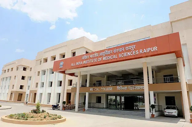 Raipur Aiims कैंपस में मरीज ने लगा ली फांसी