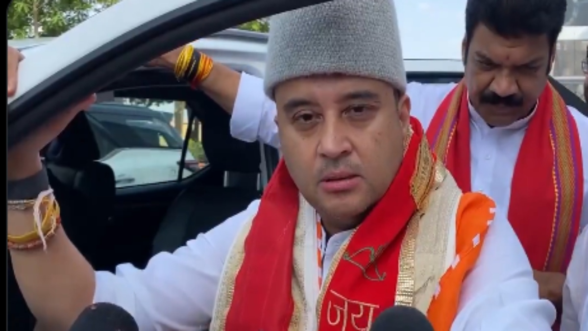 PM मोदी की ध्यान साधना पर सियासत: सिंधिया बोले- कांग्रेस को हर धार्मिक विषय पर आपत्ति है, अपने ऊपर क्यों नहीं ? 