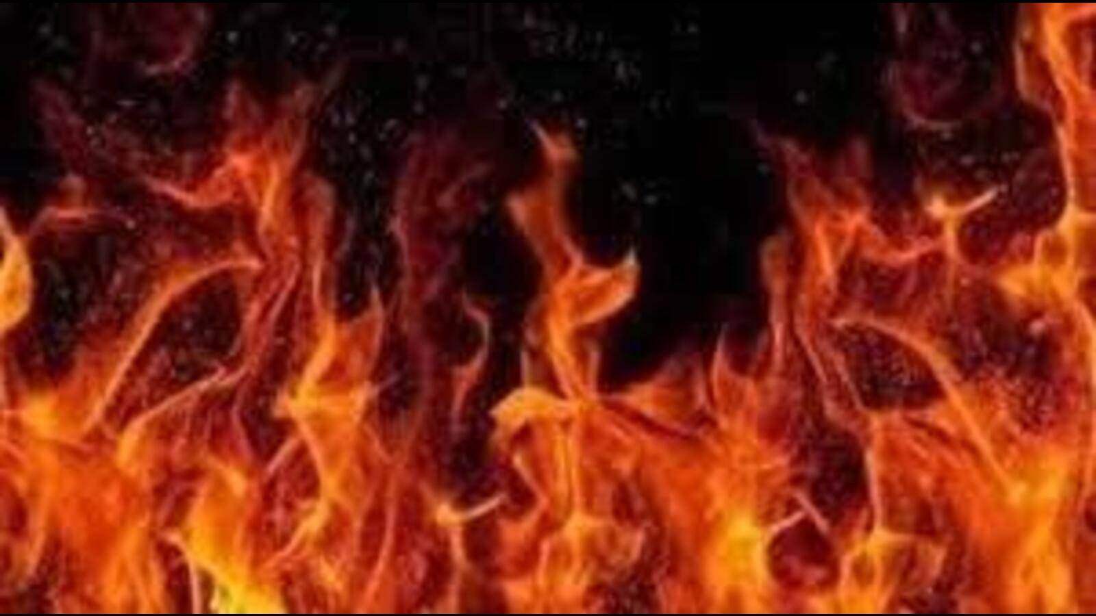 मकसूदां थाने में लगी भयानक आग, जान बचाकर भागे लोग