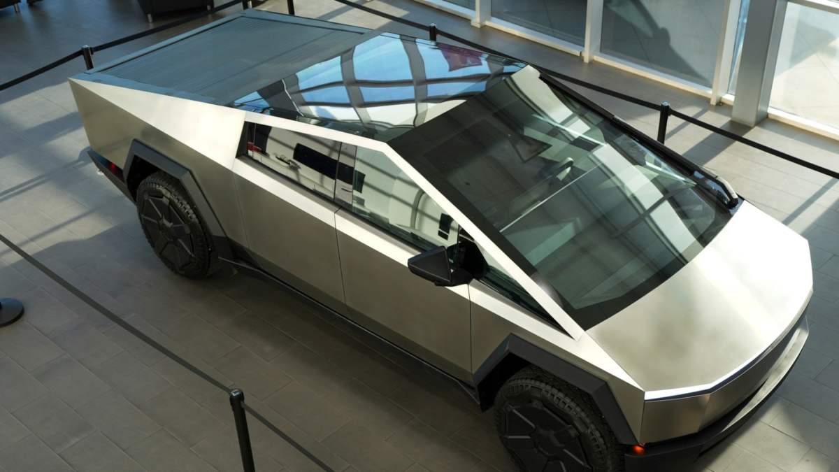 Tesla के Cybertruck में आया नया अपडेट, मिला लॉकिंग डिफरेंशियल और ऑफ-रोड मोड फीचर्स