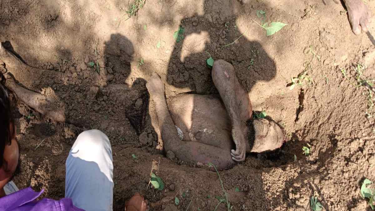 हत्या मामले में नाबालिग सहित चार आरोपी गिरफ्तार, मर्डर कर नदी किनारे दफनाया था शव