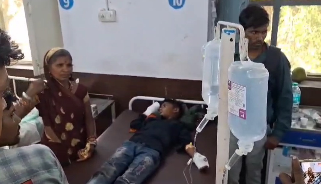 सावधान! गेम खेलने के दौरान बच्चे के हाथ में फटा मोबाइल, बुरी तरह हुआ घायल