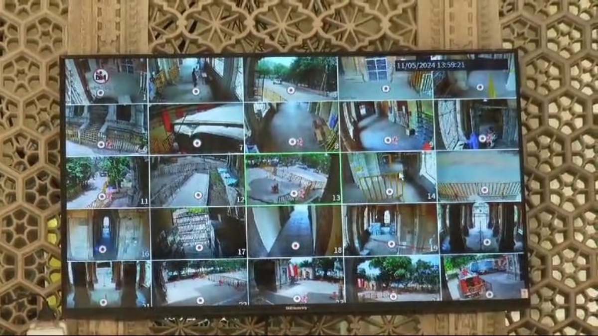 थ्री लेयर में स्ट्रांग रूम की सुरक्षाः कांग्रेस कार्यकर्ता सीसीटीवी कैमरे से कर रहे चप्पे चप्पे की निगरानी