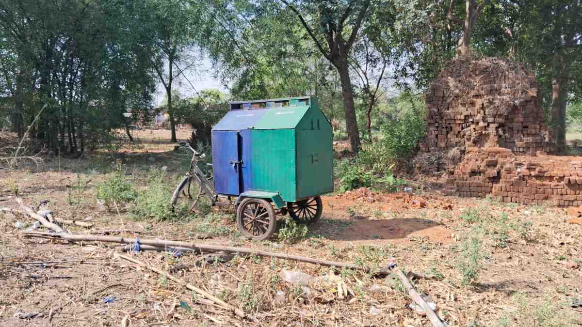 “स्वच्छ भारत मिशन” के तहत खरीदी गई लाखों की ट्राय सायकलें पड़ी हैं धूल खाती, जिला पंचायतों पर लग रहे गंभीर आरोप