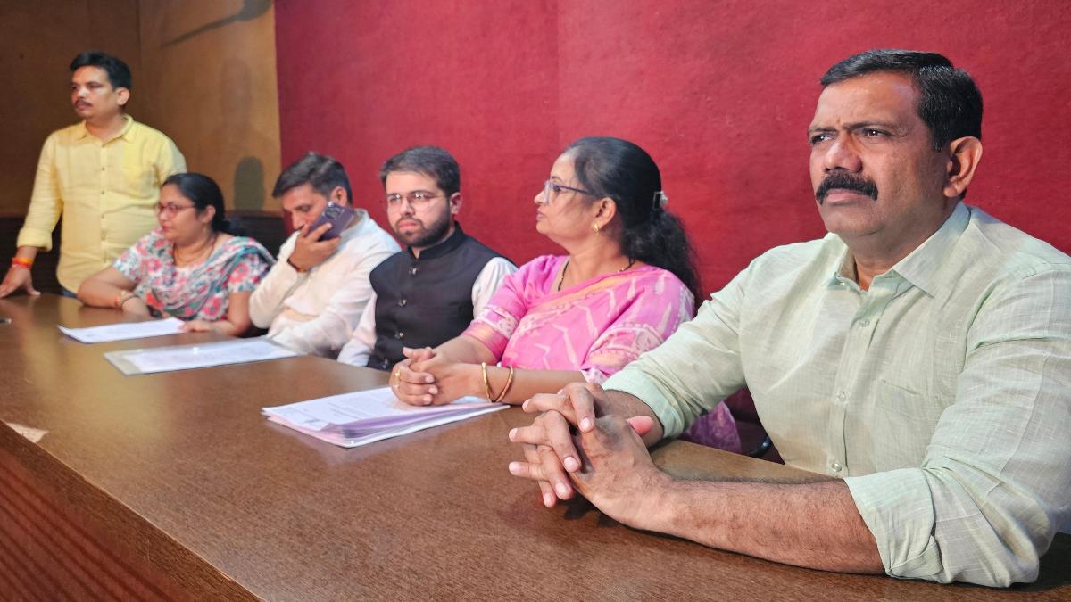 BJP में शामिल पार्षदों की बढ़ सकती है मुश्किलेंः महिला कांग्रेस अध्यक्ष ने राज्यपाल और सीएस को दिया आवेदन, कार्रवाई नहीं होने पर खटखटाएंगे हाईकोर्ट का दरवाजा
