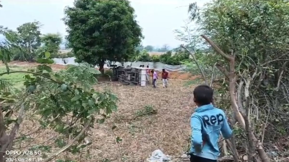 Singrauli Road Accident: पिकअप और ऑटो में हुई भिड़ंत, एक दर्जन से अधिक लोग घायल