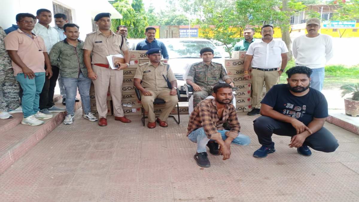 अवैध शराब परिवहन मामले में दो आरोपी गिरफ्तार, 39 पेटी अंग्रेजी शराब, 351 लीटर गोवा समेत 1 कार जब्त..